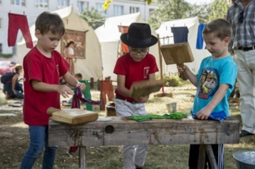 A béka komaasszony - képmutogató felvidéki tündérmese a Merende Mosodánál