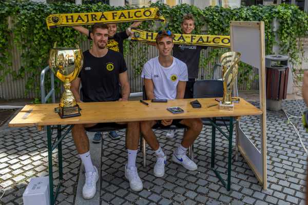 Bajnokok tere a Falco KC csapatával
